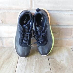 BCG Boys Adapter Running Shoes Size: 4